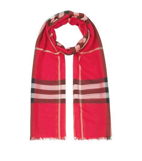 how much does a burberry scarf cost to make|which burberry scarves are best.